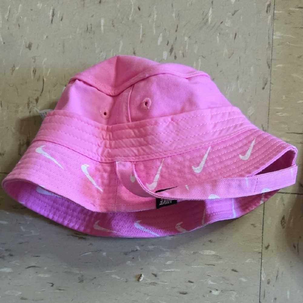 Nike Kids Pink Bucket Hat - Picture 3 of 3